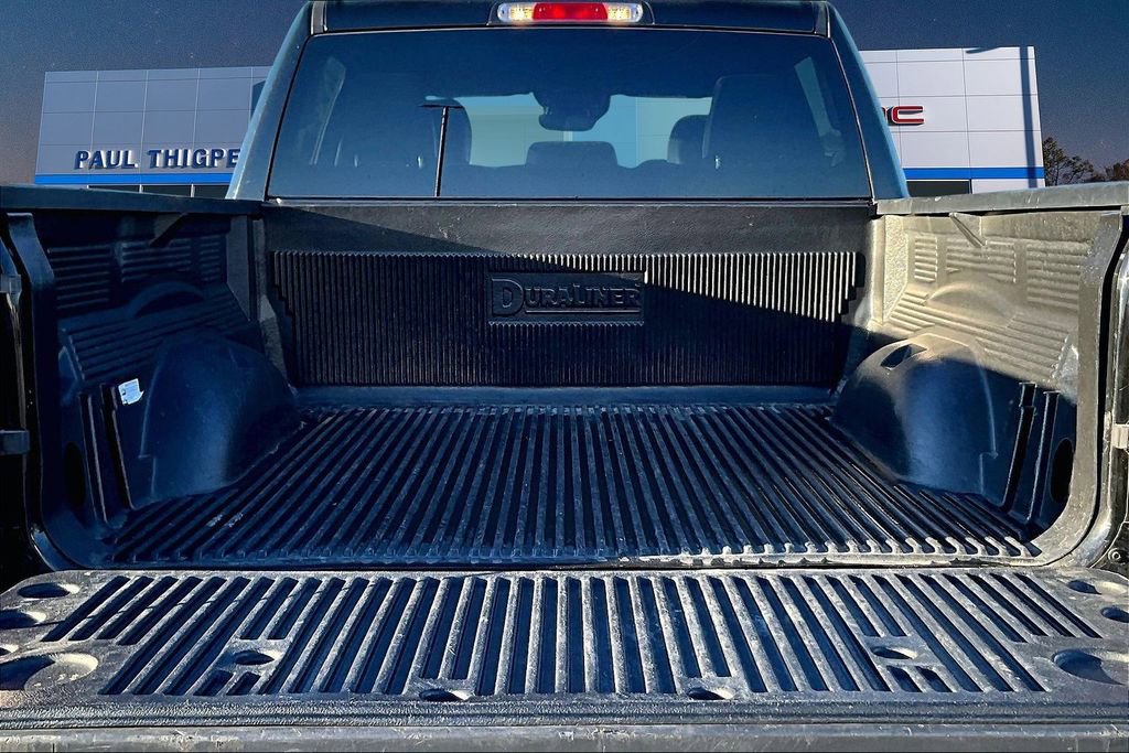 Used 2024 RAM 1500 Laramie AWD/4WD image 7