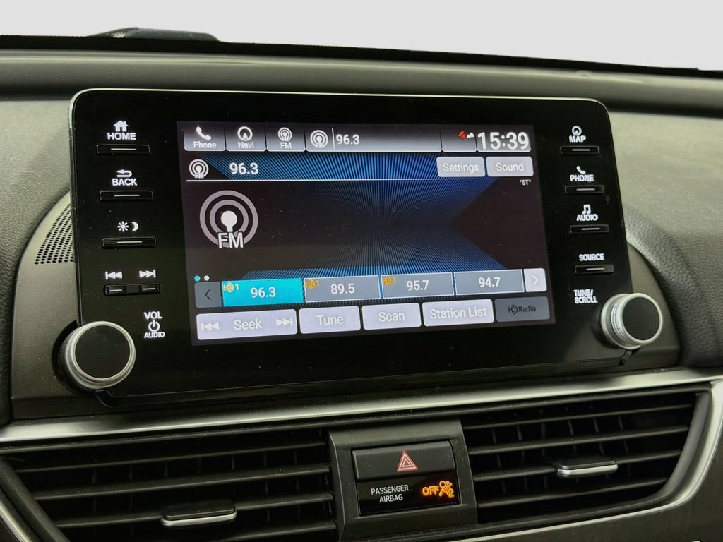Used 2018 Honda Accord Touring image 16