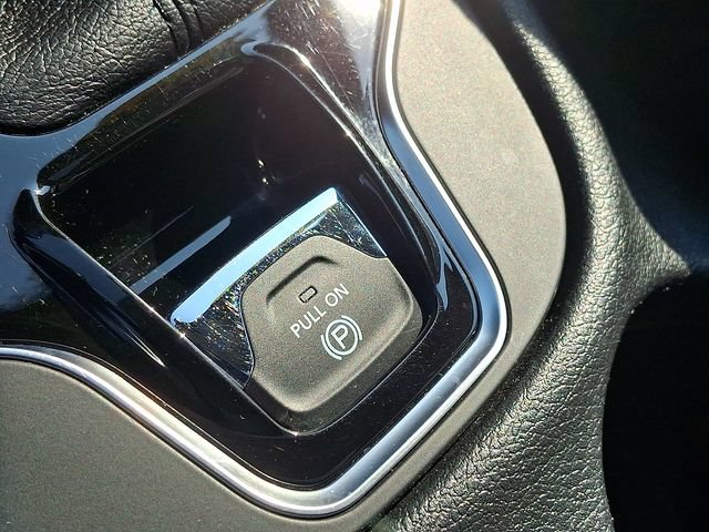 Used 2020 Jeep Cherokee Limited AWD/4WD image 27