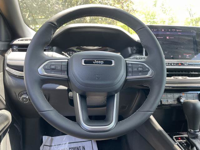 Used 2026 Jeep Compass Limited AWD/4WD image 12