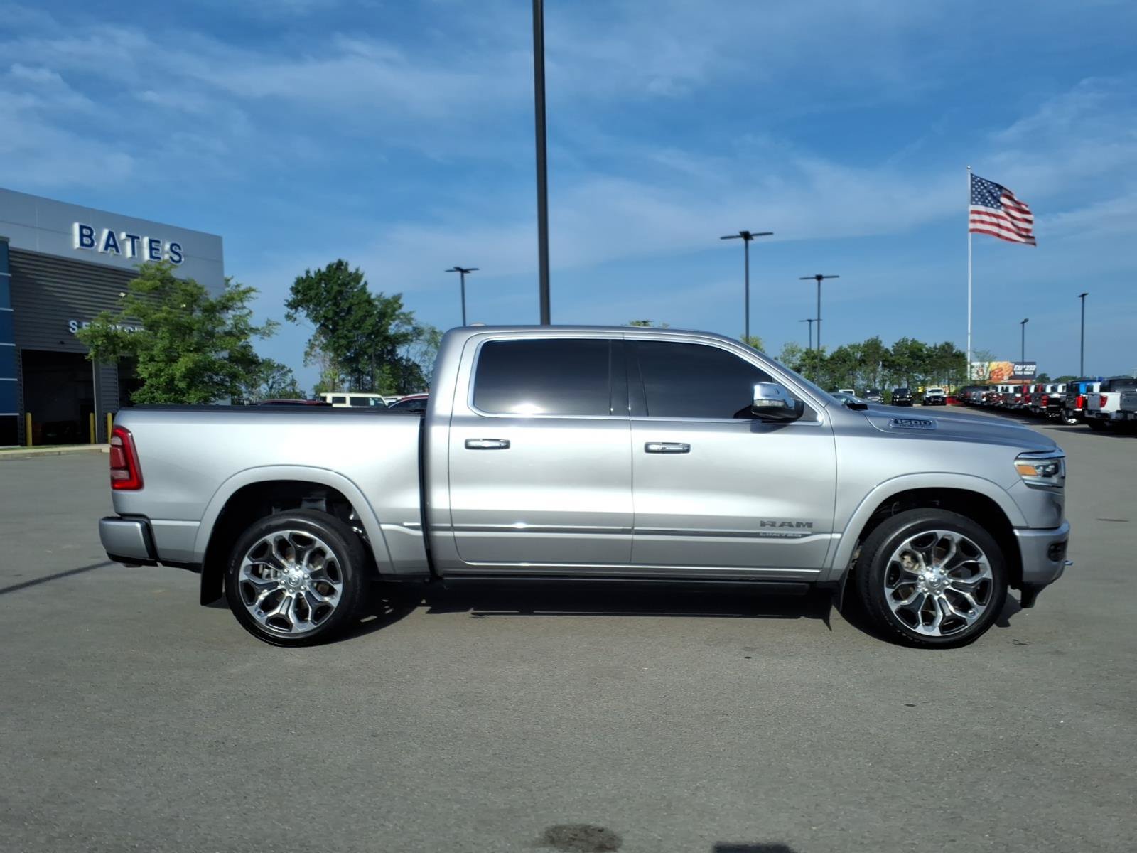 Used 2022 RAM 1500 Limited w/ Body Color Bumper Group AWD/4WD image 2