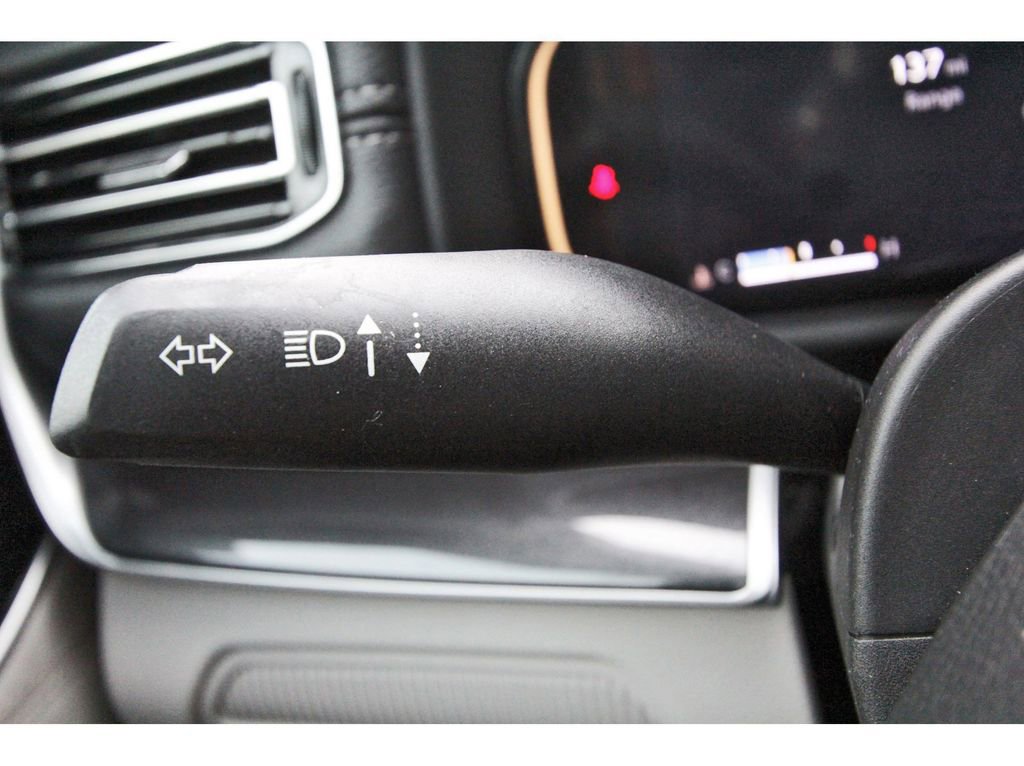 Used 2023 Jeep Wagoneer 2WD w/ Premium Group I image 17