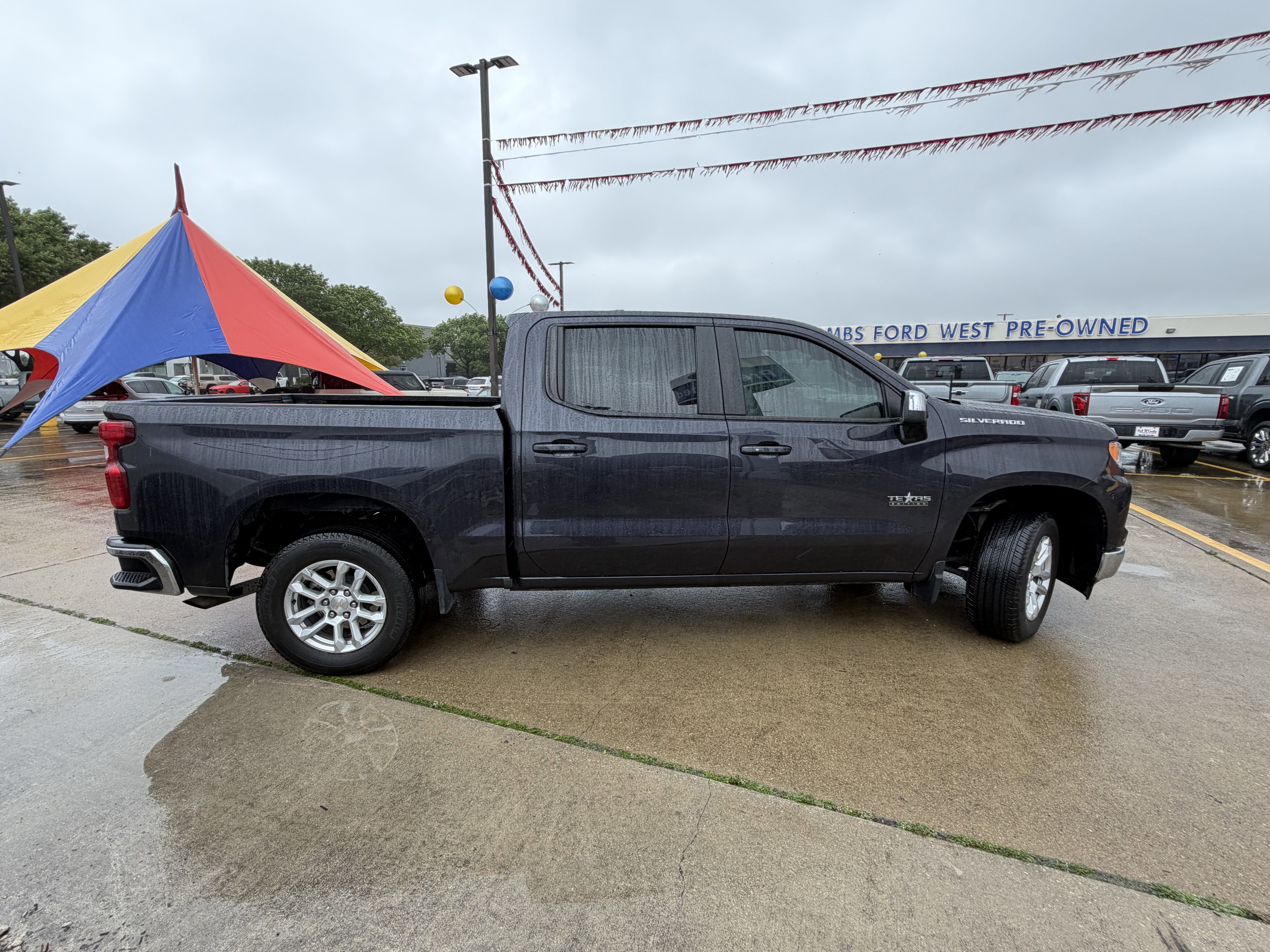 Used 2024 Chevrolet Silverado 1500 LT image 3