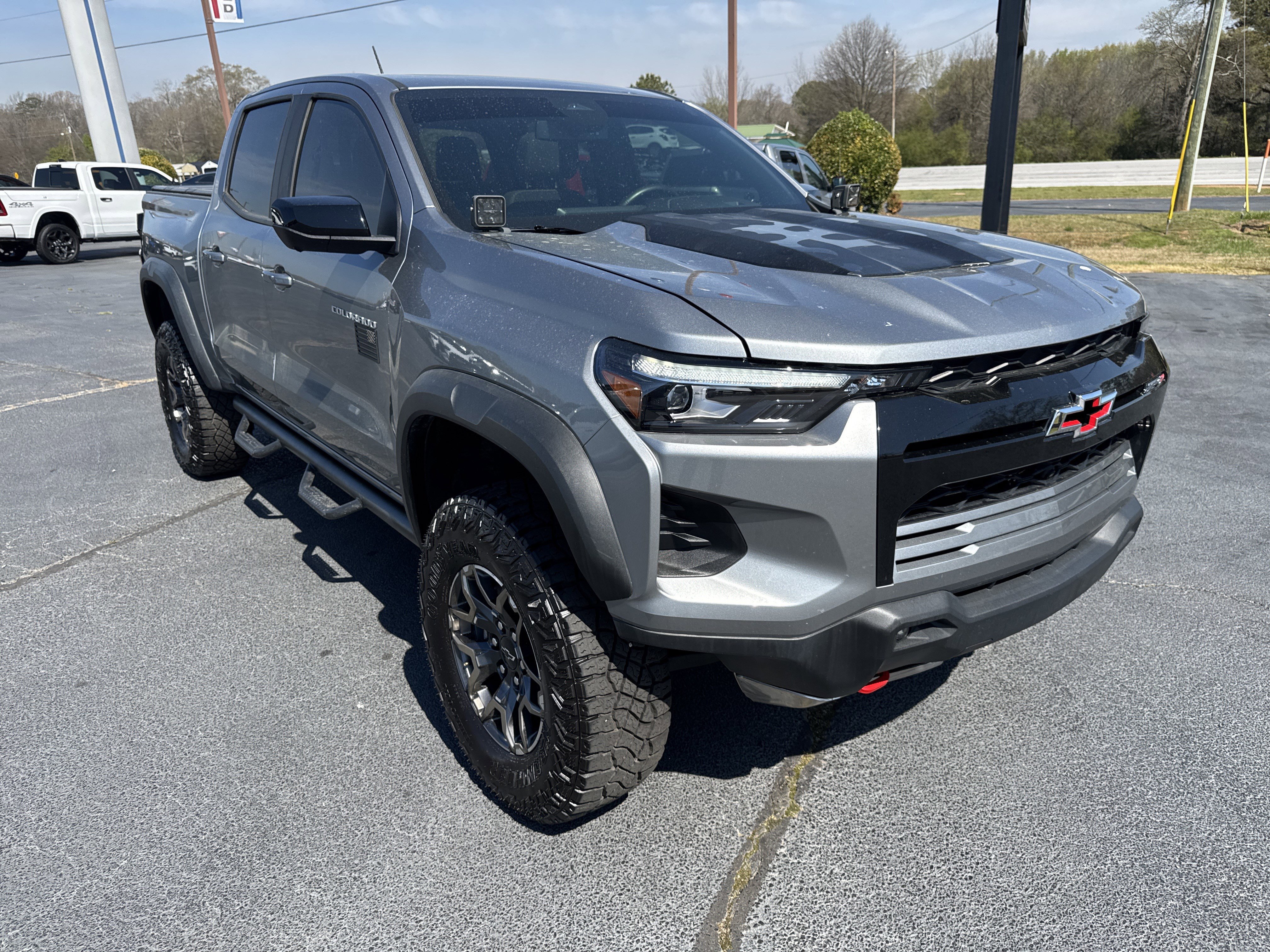 Used 2024 Chevrolet Colorado ZR2 w/ Technology Package image 4