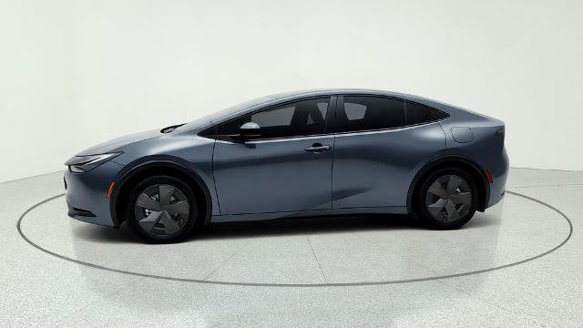 Used 2026 Toyota Prius LE FWD image 4