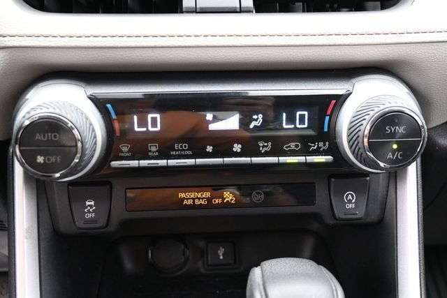 Used 2021 Toyota RAV4 XLE FWD image 21