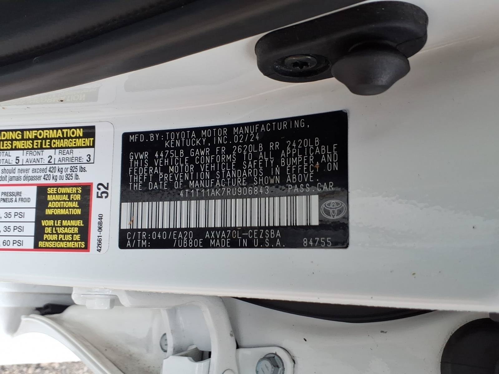 Used 2024 Toyota Camry SE w/ Cold Weather Package FWD image 28