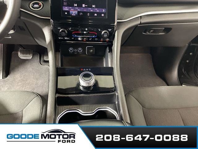 Used 2024 Jeep Grand Cherokee L Laredo w/ Luxury Tech Group I AWD/4WD image 17