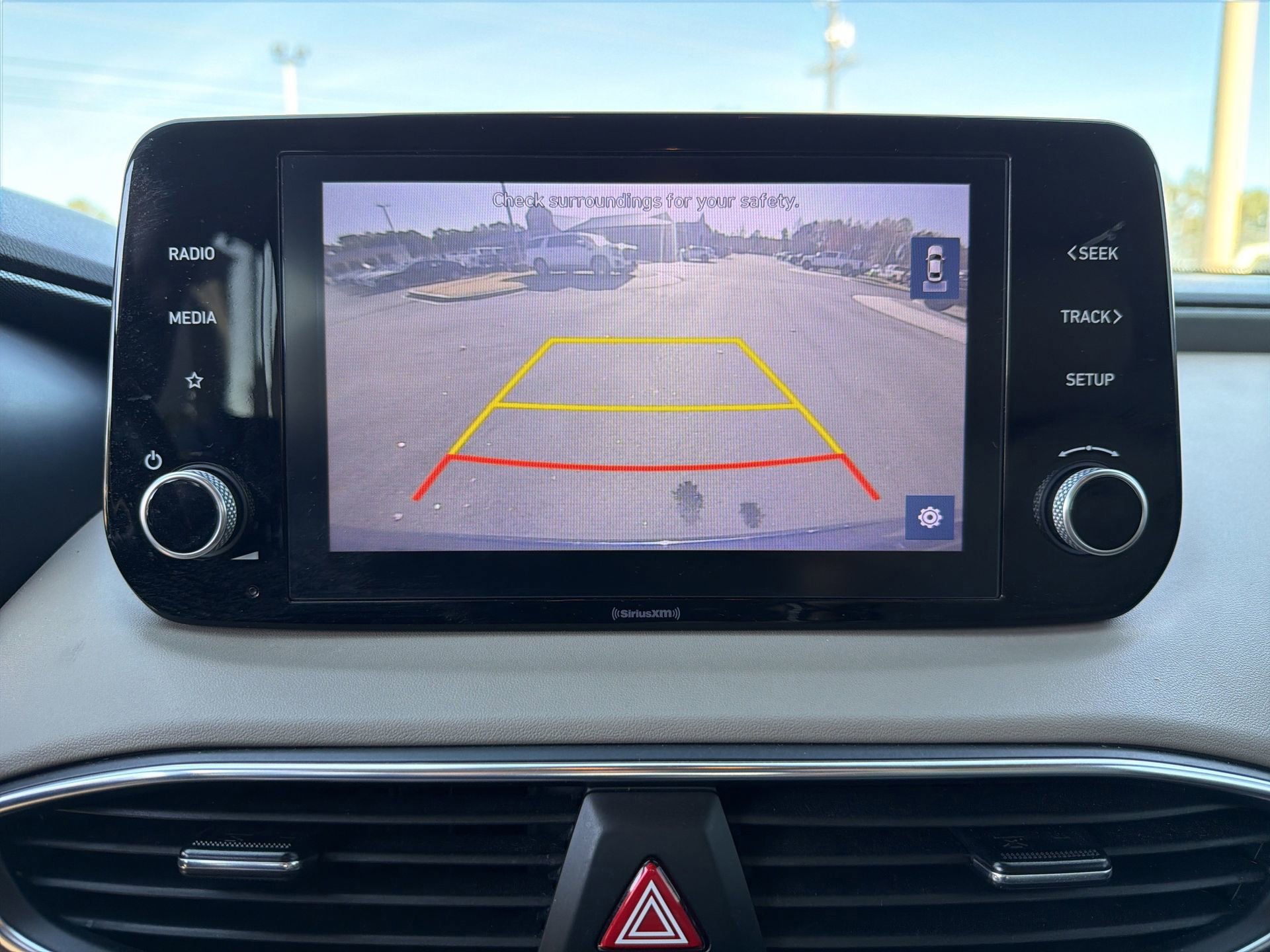 Used 2022 Hyundai Santa Fe SEL w/ Convenience Package image 9