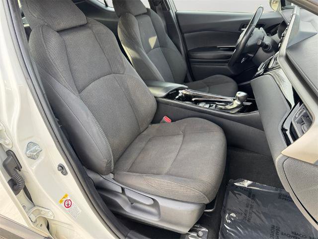 Used 2019 Toyota C-HR XLE image 6
