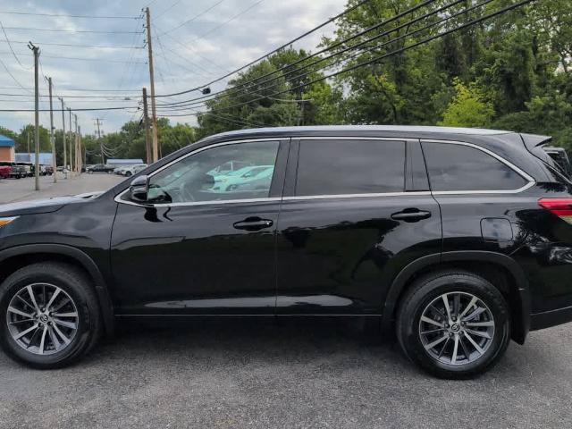 Used 2018 Toyota Highlander XLE AWD/4WD image 14