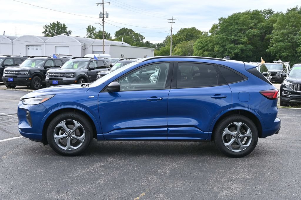 Certified 2023 Ford Escape ST-Line w/ Tech Pack #1 AWD/4WD image 4