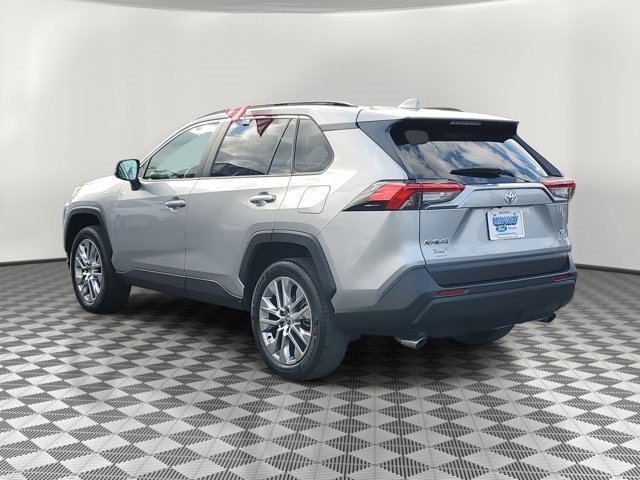 Used 2023 Toyota RAV4 XLE Premium image 2