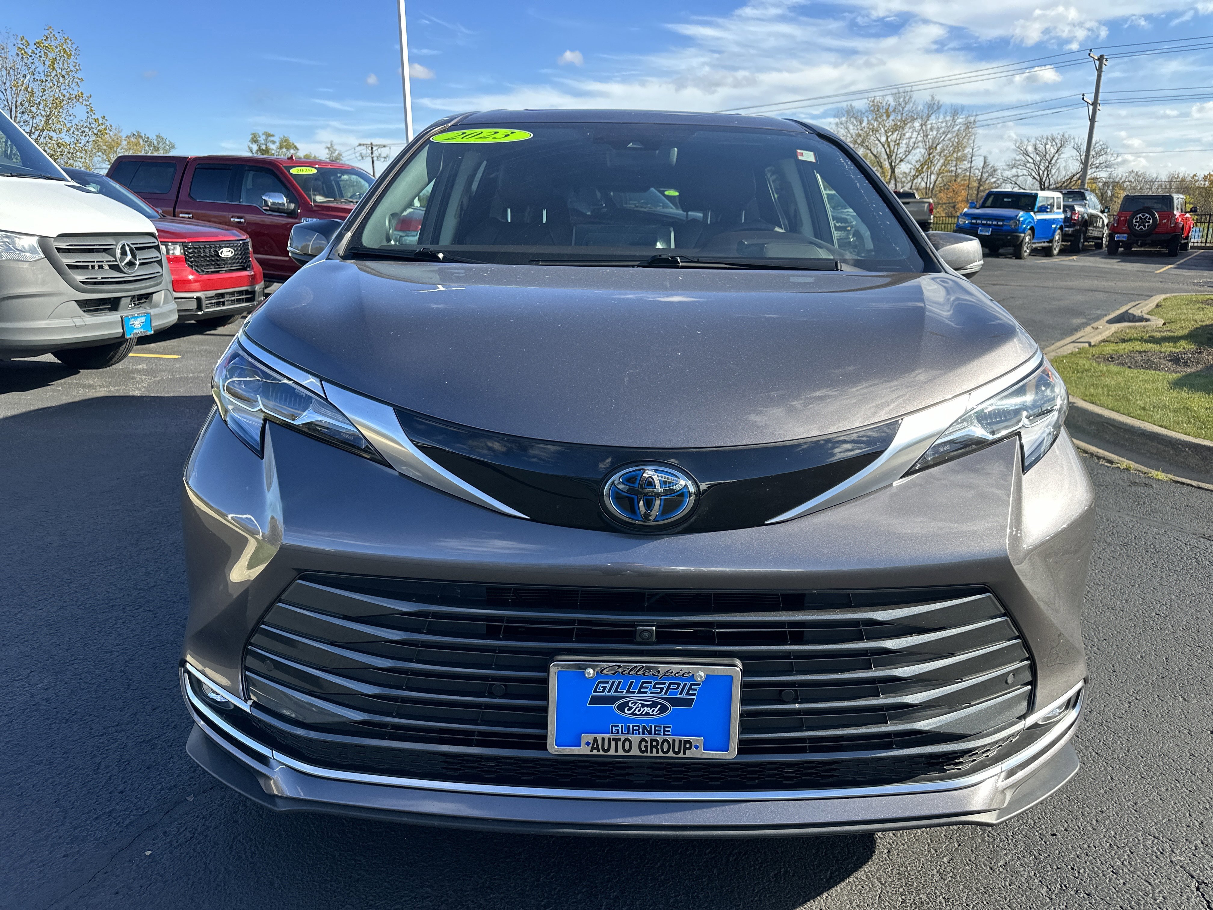 Used 2023 Toyota Sienna Platinum image 8