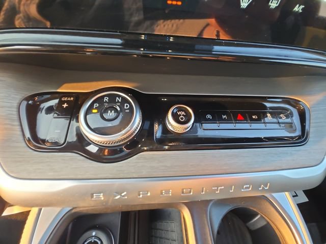Certified 2025 Ford Expedition Max Platinum AWD/4WD image 18