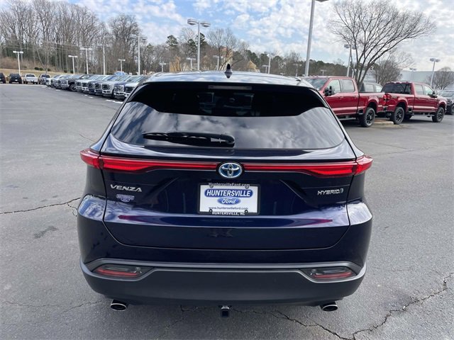 Used 2021 Toyota Venza LE image 4