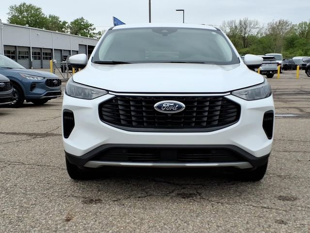 Certified 2023 Ford Escape Active w/ Tech Pack #2 AWD/4WD image 2