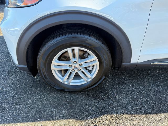 Certified 2022 Ford Explorer XLT w/ Equipment Group 202A image 25