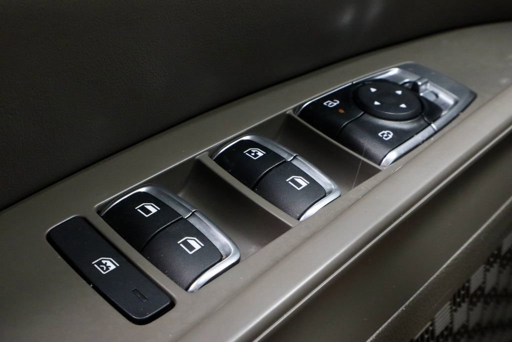 Used 2025 Kia Carnival image 28