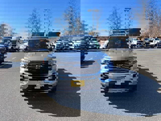 Certified 2021 Ford Explorer XLT w/ Equipment Group 202A image 7