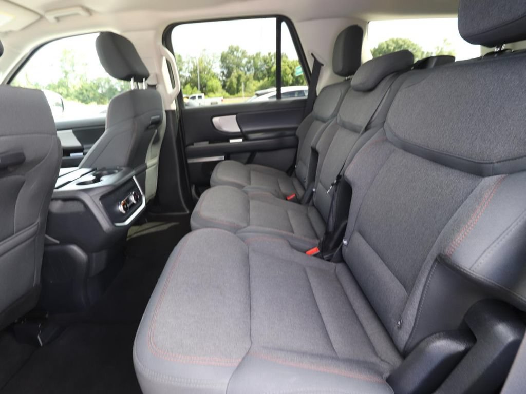 Certified 2025 Ford Expedition Active RWD image 9