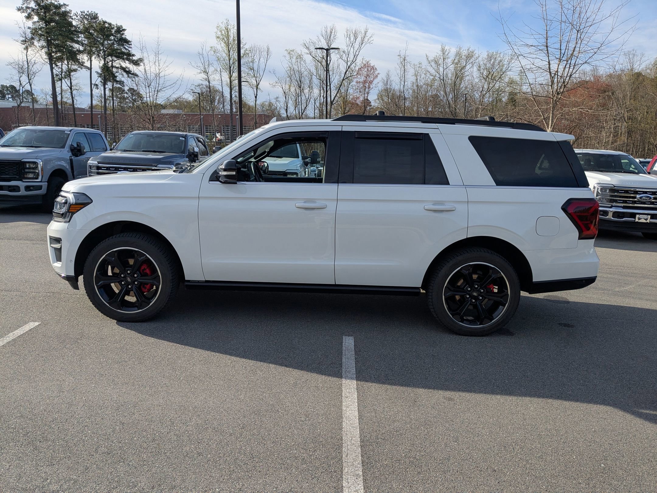 Certified 2022 Ford Expedition Limited image 2