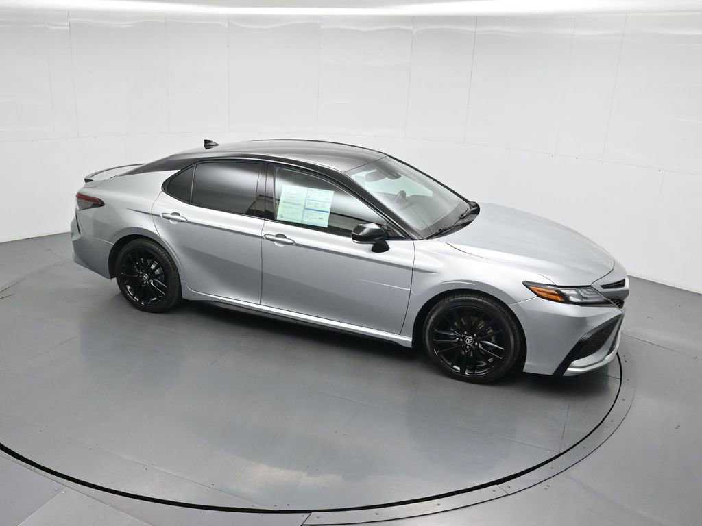 Used 2022 Toyota Camry XSE image 4