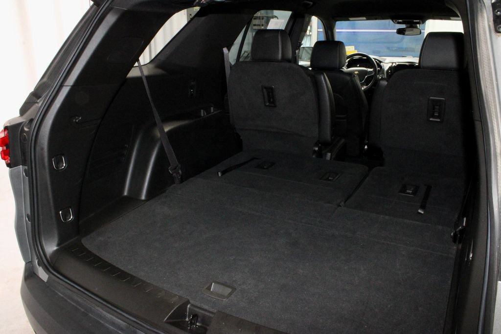 Used 2023 Chevrolet Traverse LT FWD image 15
