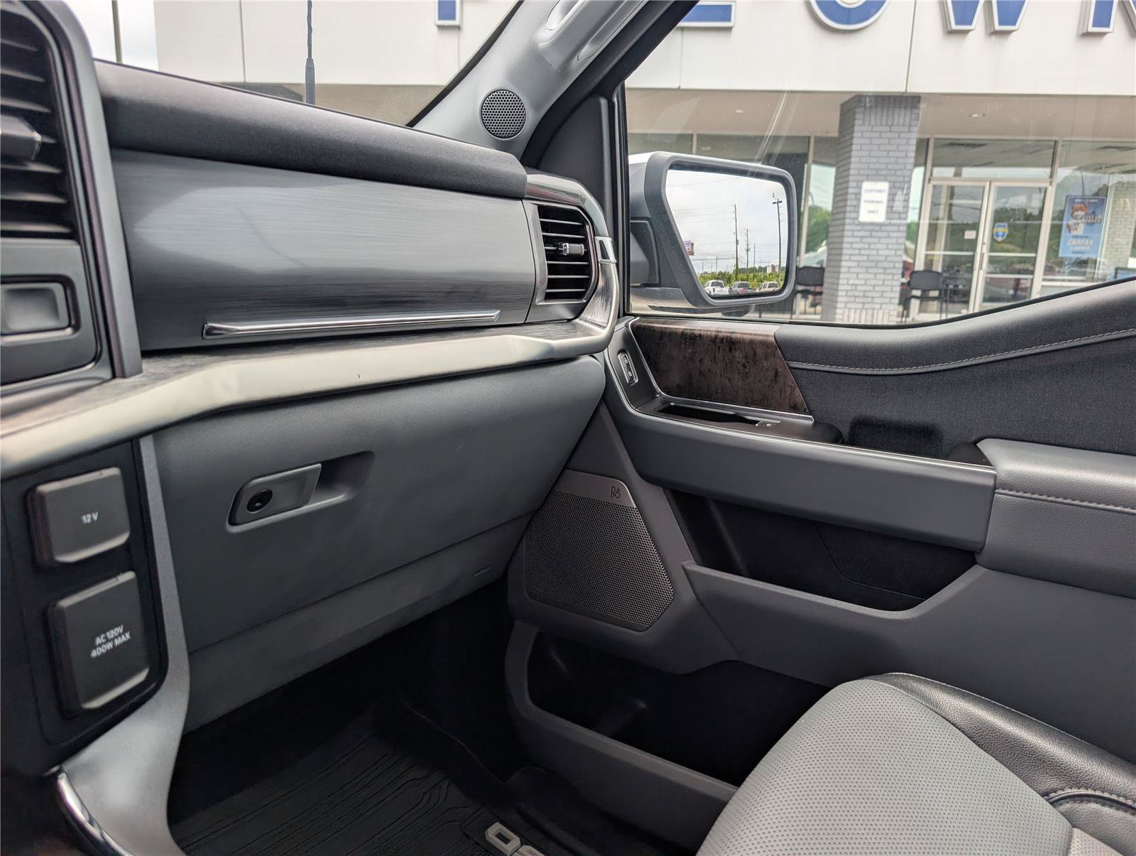Certified 2023 Ford F150 Lariat w/ Trailer Tow Package AWD/4WD image 32