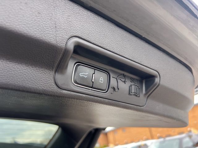 Certified 2022 Ford Explorer XLT w/ Equipment Group 202A image 25