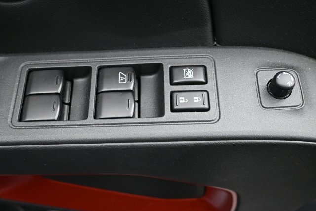 Used 2025 Nissan Frontier PRO-4X AWD/4WD image 14
