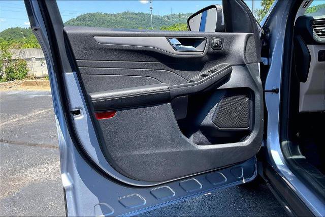 Certified 2022 Ford Escape SEL w/ Technology Package AWD/4WD image 18