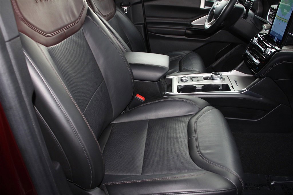 Certified 2022 Ford Explorer Platinum w/ Equipment Group 601A image 29