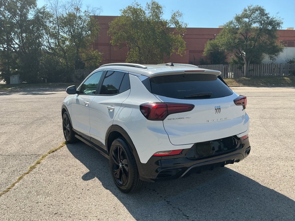 Used 2024 Buick Encore GX Sport Touring FWD image 3