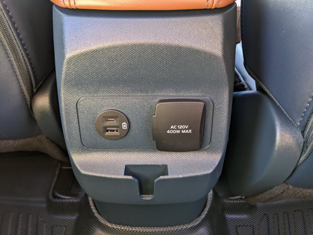 Certified 2024 Ford Maverick Lariat FWD image 17