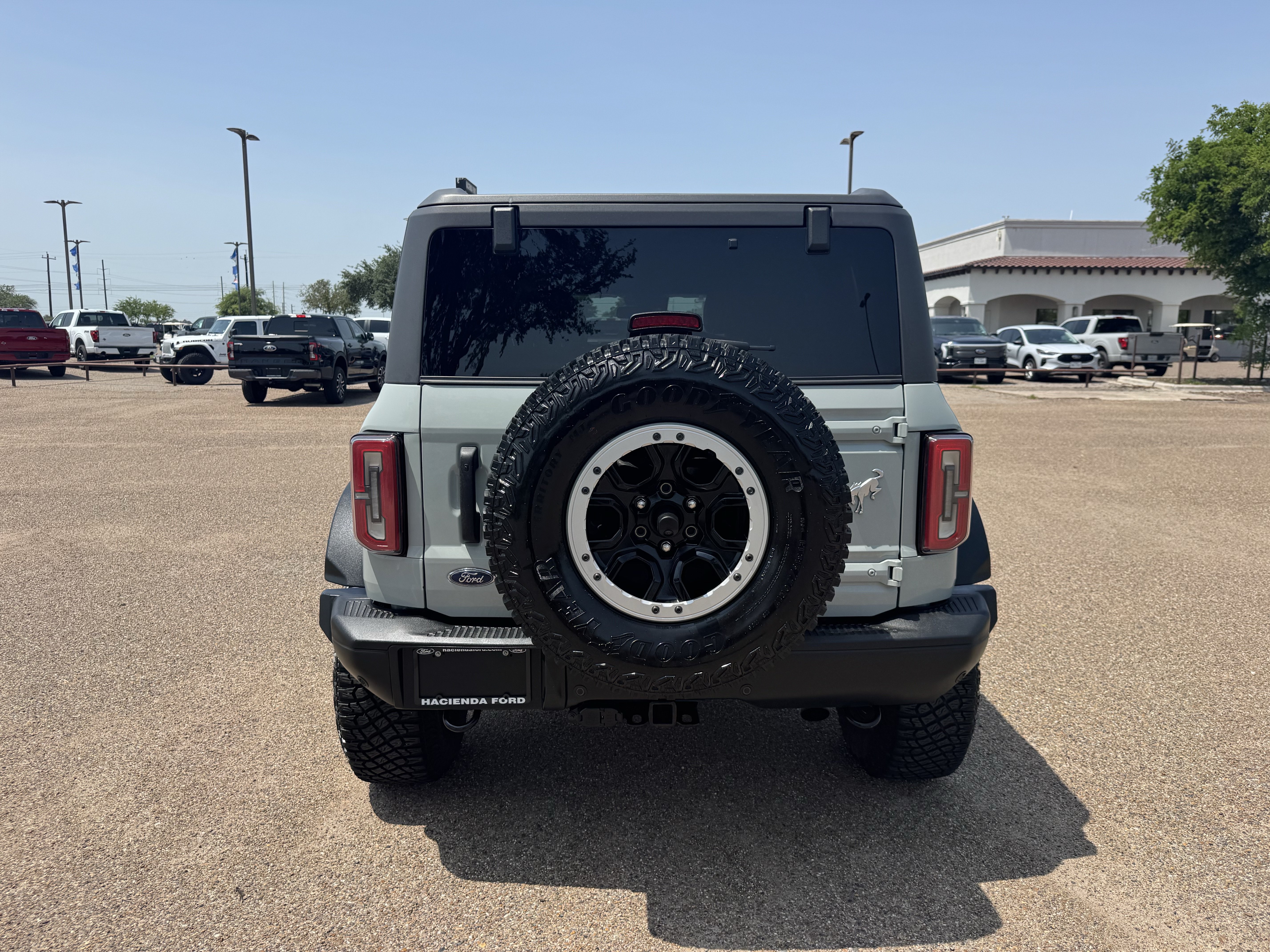 Certified 2023 Ford Bronco Badlands AWD/4WD image 3