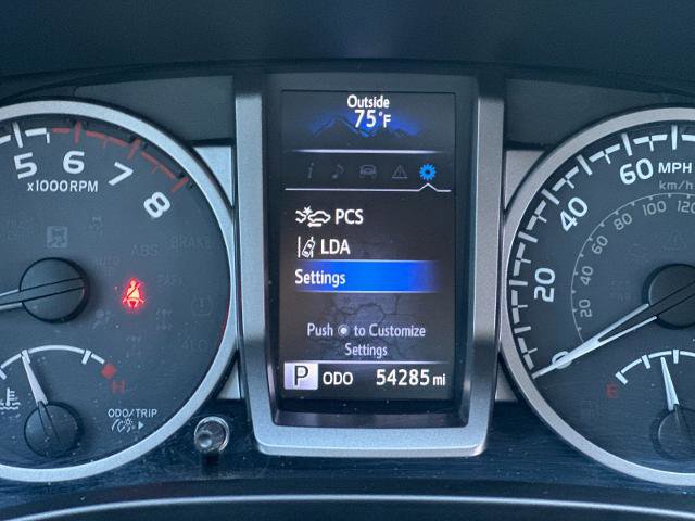 Used 2018 Toyota Tacoma SR5 w/ SR5 Appearance Package (SM) RWD image 24