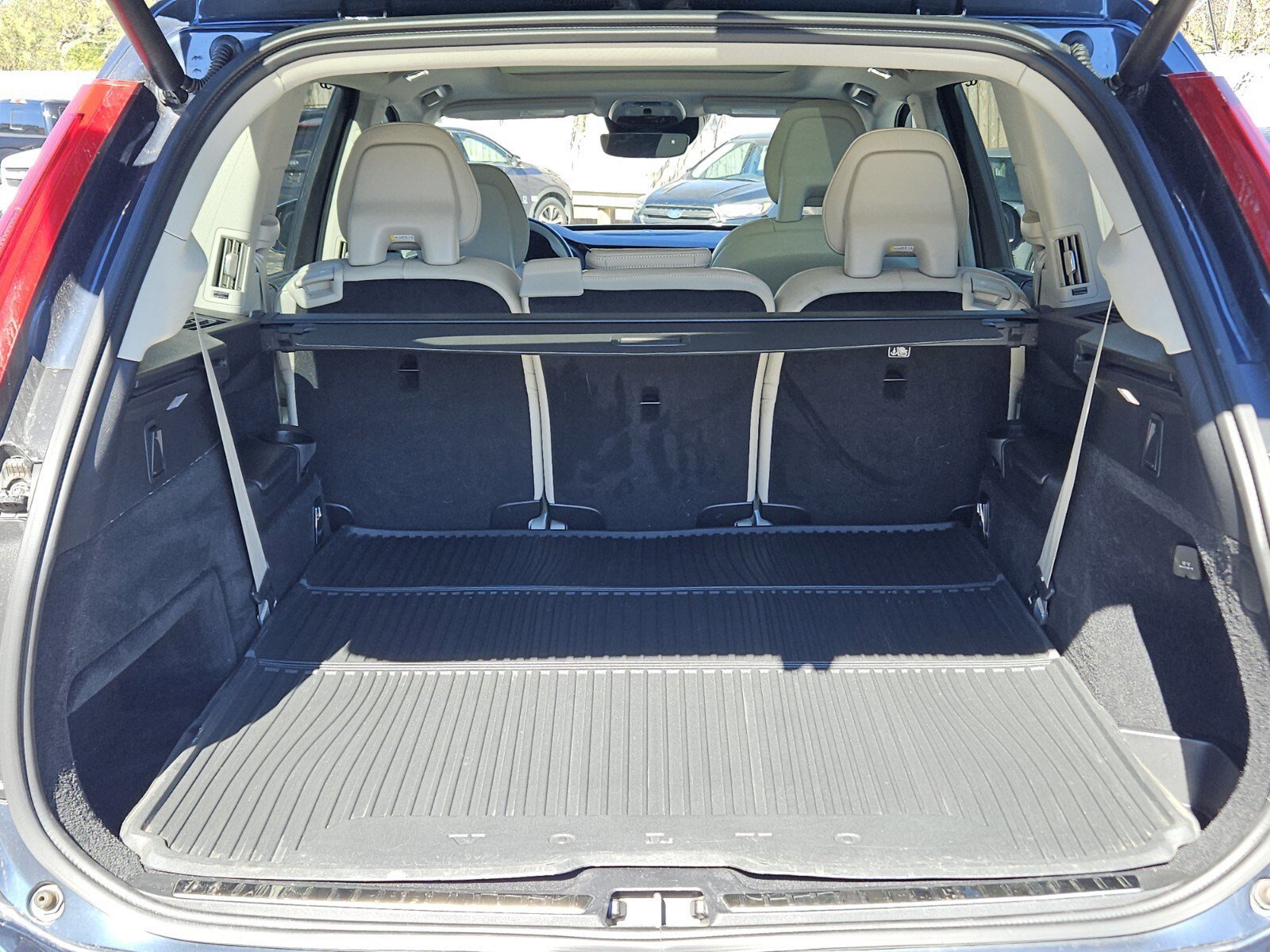 Used 2020 Volvo XC90 T6 Inscription w/ Protection Package Premier image 29