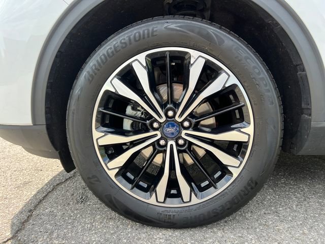 Certified 2022 Ford Escape SE w/ SE Sport Appearance Package AWD/4WD image 16