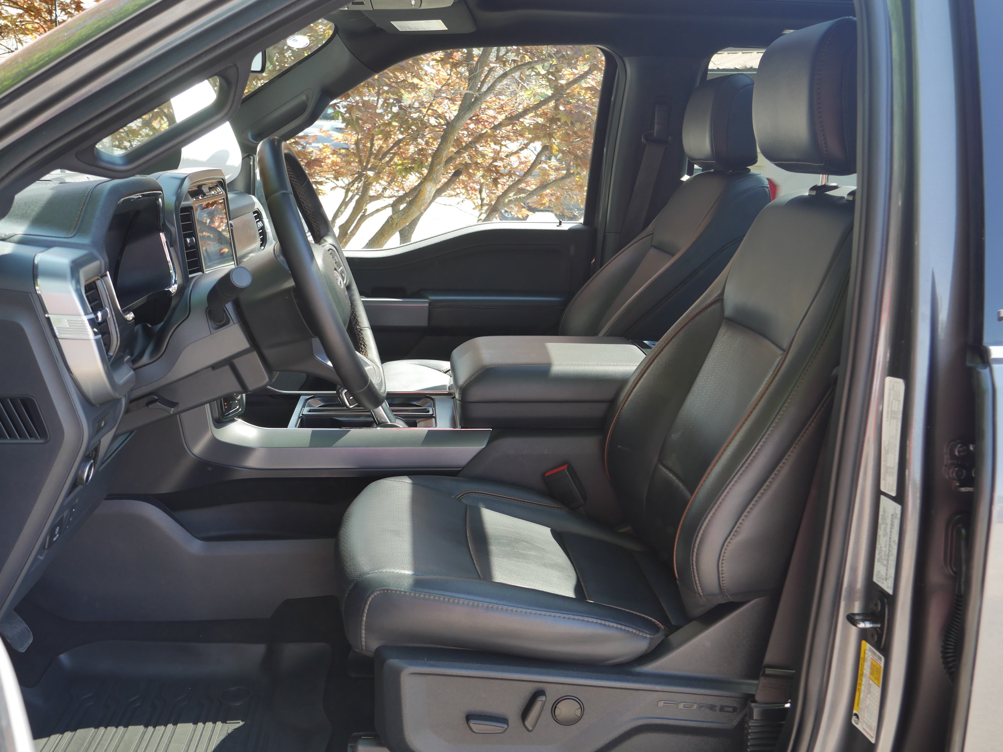 Certified 2025 Ford F150 Lariat w/ Tow/Haul Package AWD/4WD image 3