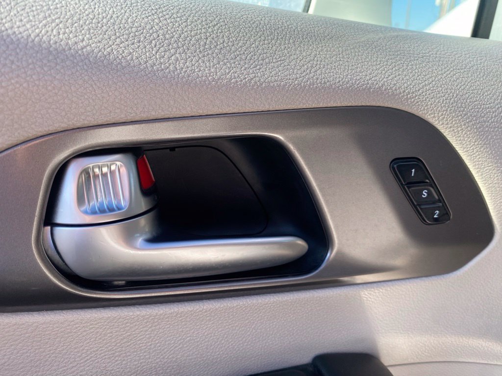 Used 2022 Chrysler Pacifica Touring-L FWD image 11