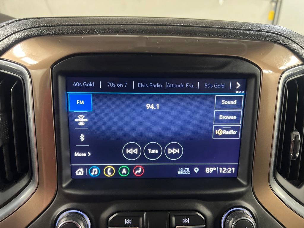 Used 2019 Chevrolet Silverado 1500 High Country w/ Technology Package AWD/4WD image 9