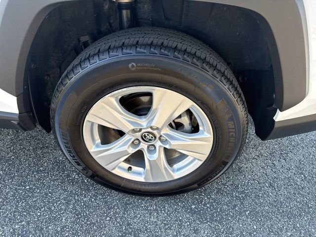 Used 2021 Toyota RAV4 XLE w/ Convenience Package AWD/4WD image 9