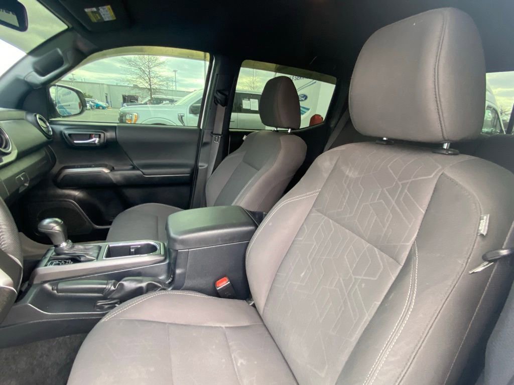 Used 2019 Toyota Tacoma TRD Sport image 19