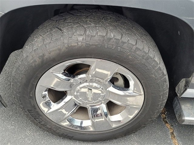 Used 2019 Chevrolet Suburban LT w/ LT Signature Package image 7