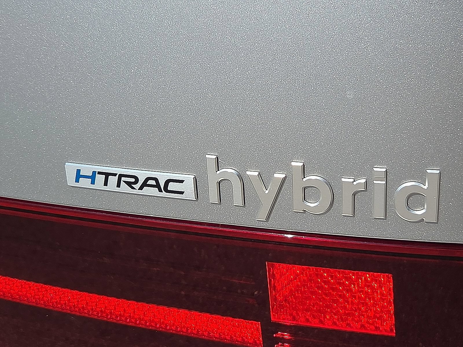 Used 2025 Hyundai Santa Fe Limited AWD/4WD image 9