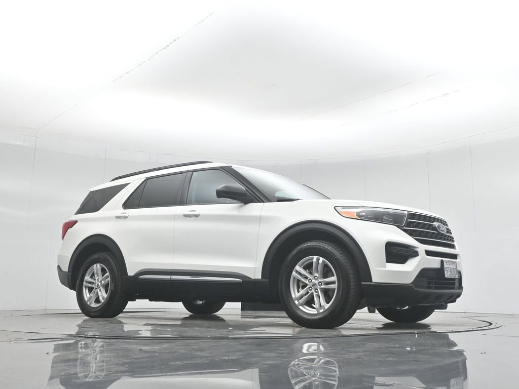 Certified 2022 Ford Explorer XLT image 4