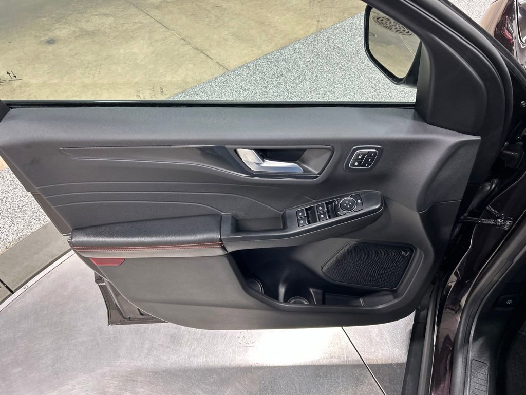 Certified 2023 Ford Escape ST-Line Elite w/ Premium Technology Package AWD/4WD image 15