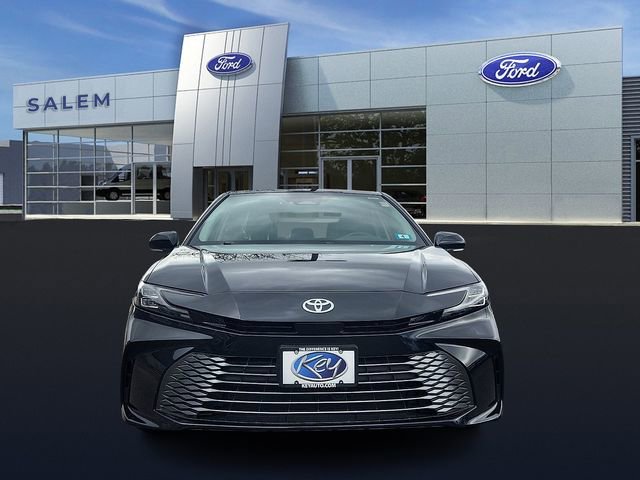 Used 2025 Toyota Camry XLE AWD/4WD image 7