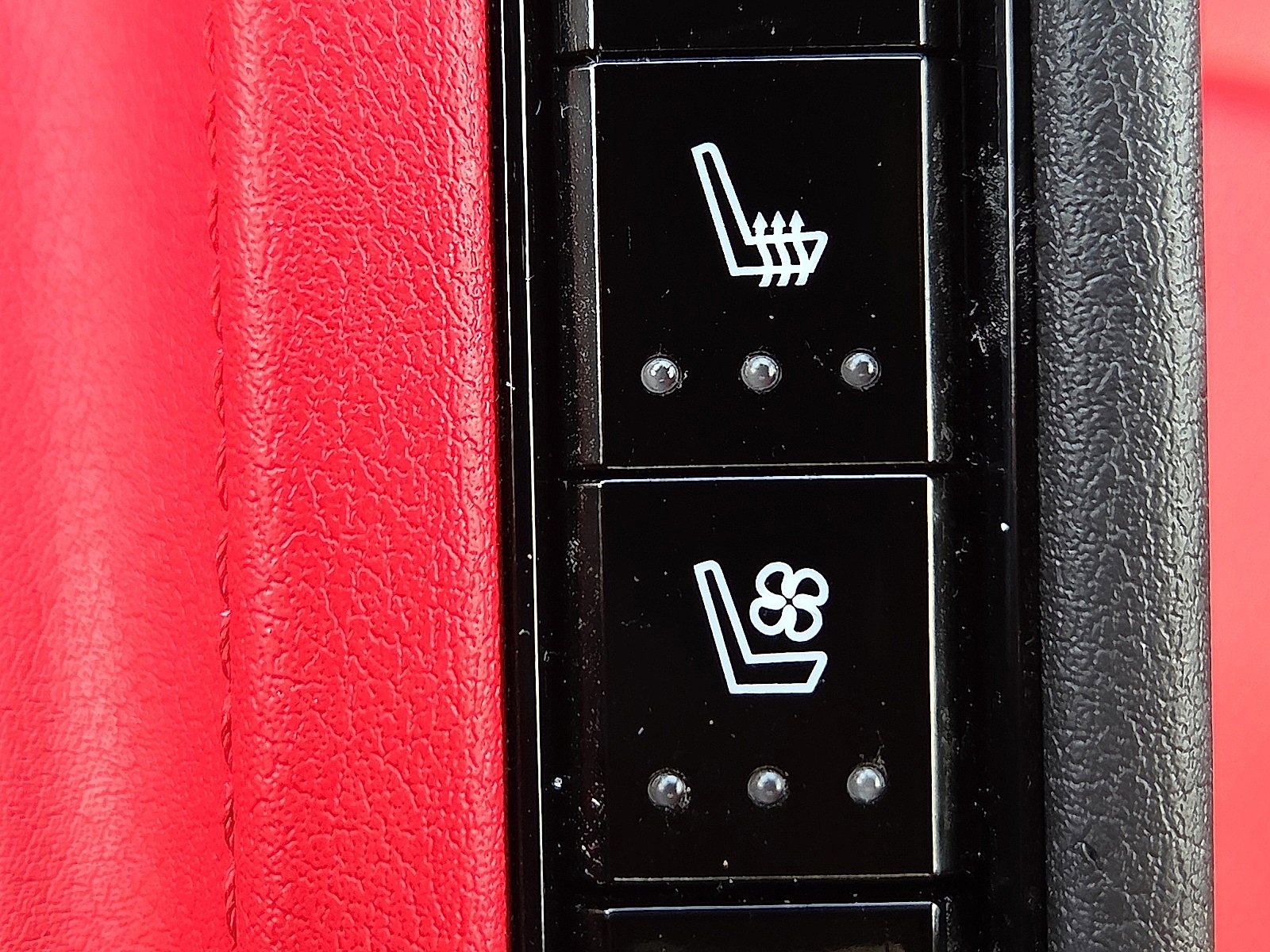 Used 2024 Chevrolet Corvette Stingray Preferred Cpe w/ 2LT image 17